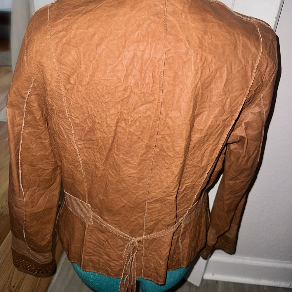 Leather jacket - Picture 2 of 8
